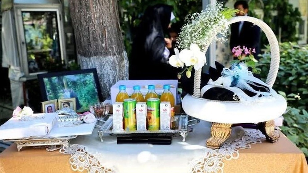 برگزاری مراسم ازدواج زوج جوان در بهشت زهرا