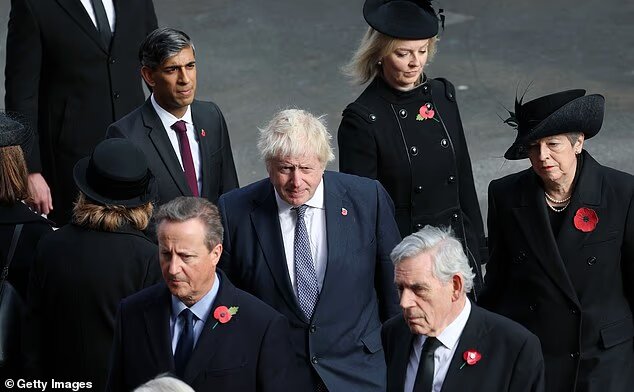 دیلی میل: تلفن‌ مقامات ارشد دولت انگلیس برای سال‌ها هدف جاسوسی چین بوده است