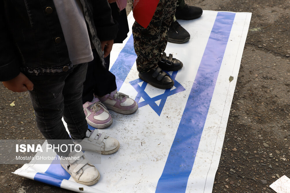 معاون سیاسی استاندار یزد: ۱۳ آبان تقویمی زنده برای تداوم بصیرت دانش‌آموزی است