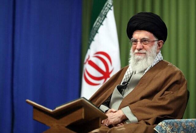 فیلم/ قرائت سوره کافرون توسط رهبر معظم انقلاب