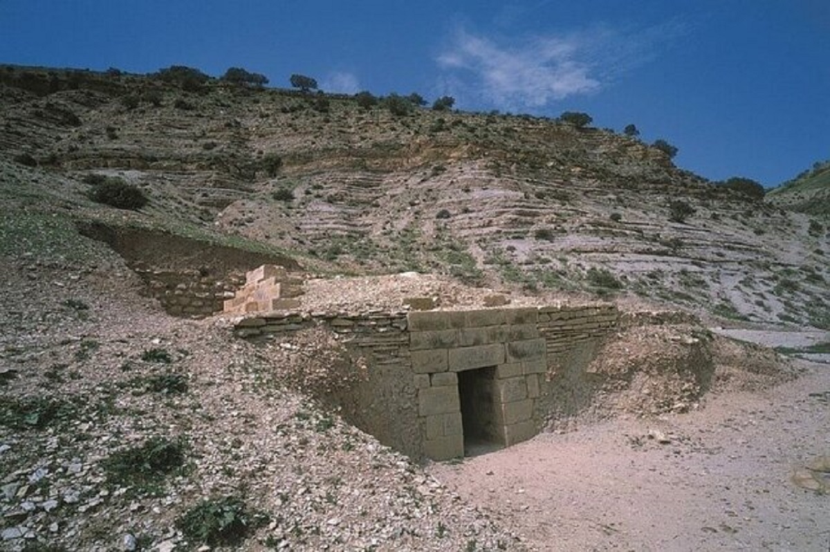 ایوان؛ هم‌نشینی تاریخ ساسانی و افسانه‌های عاشقانه (+عکس)