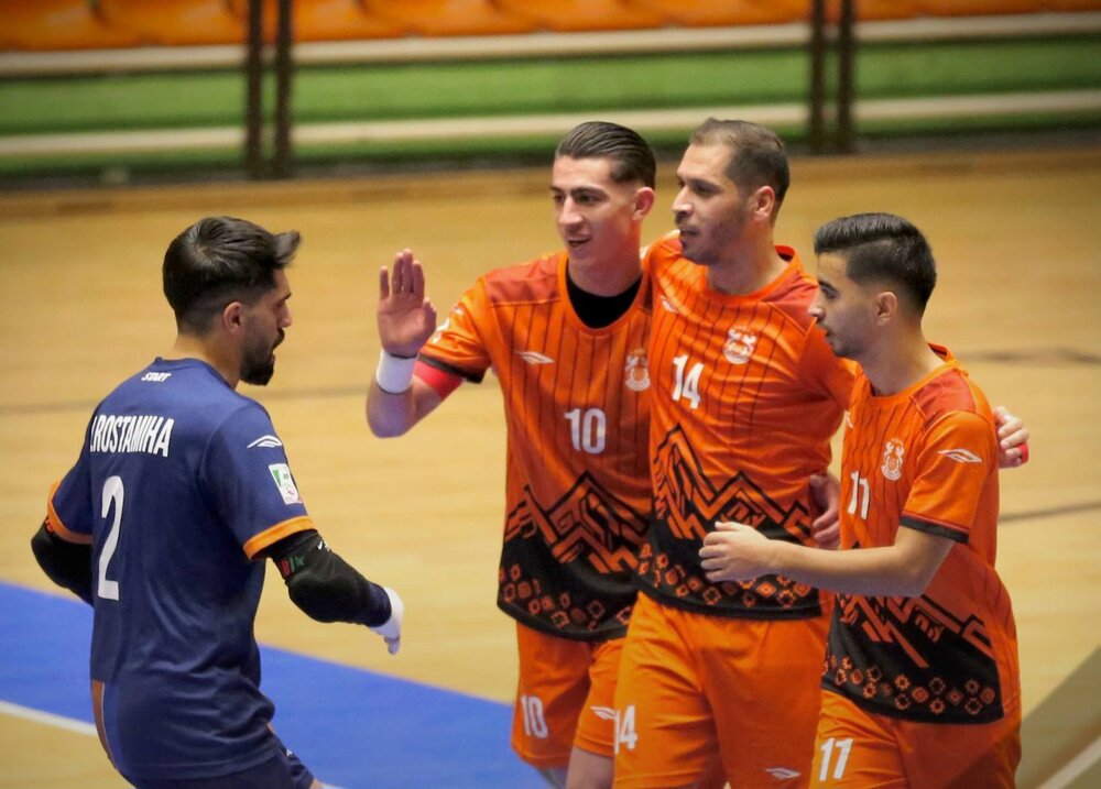 مس در کورس قهرمانی ماند