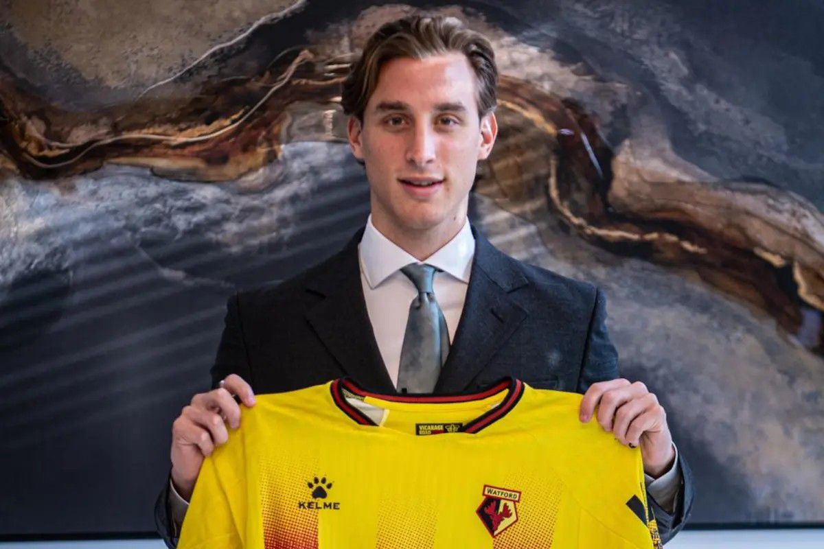 14 ماه پس از ایست قلبی؛ ادواردو بووه به دنیای فوتبال برگشت / عکس