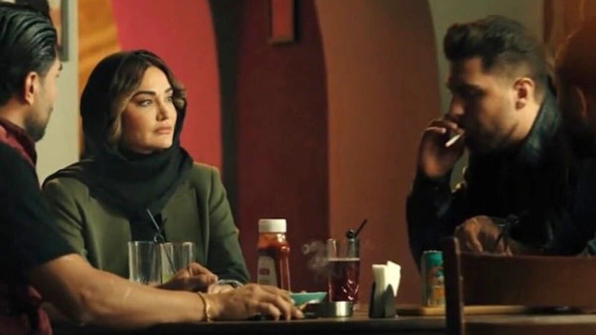 بازیگر خانم: همسرم بدترین برخورد را پشت صحنه با من داشت! |‌ ببینید