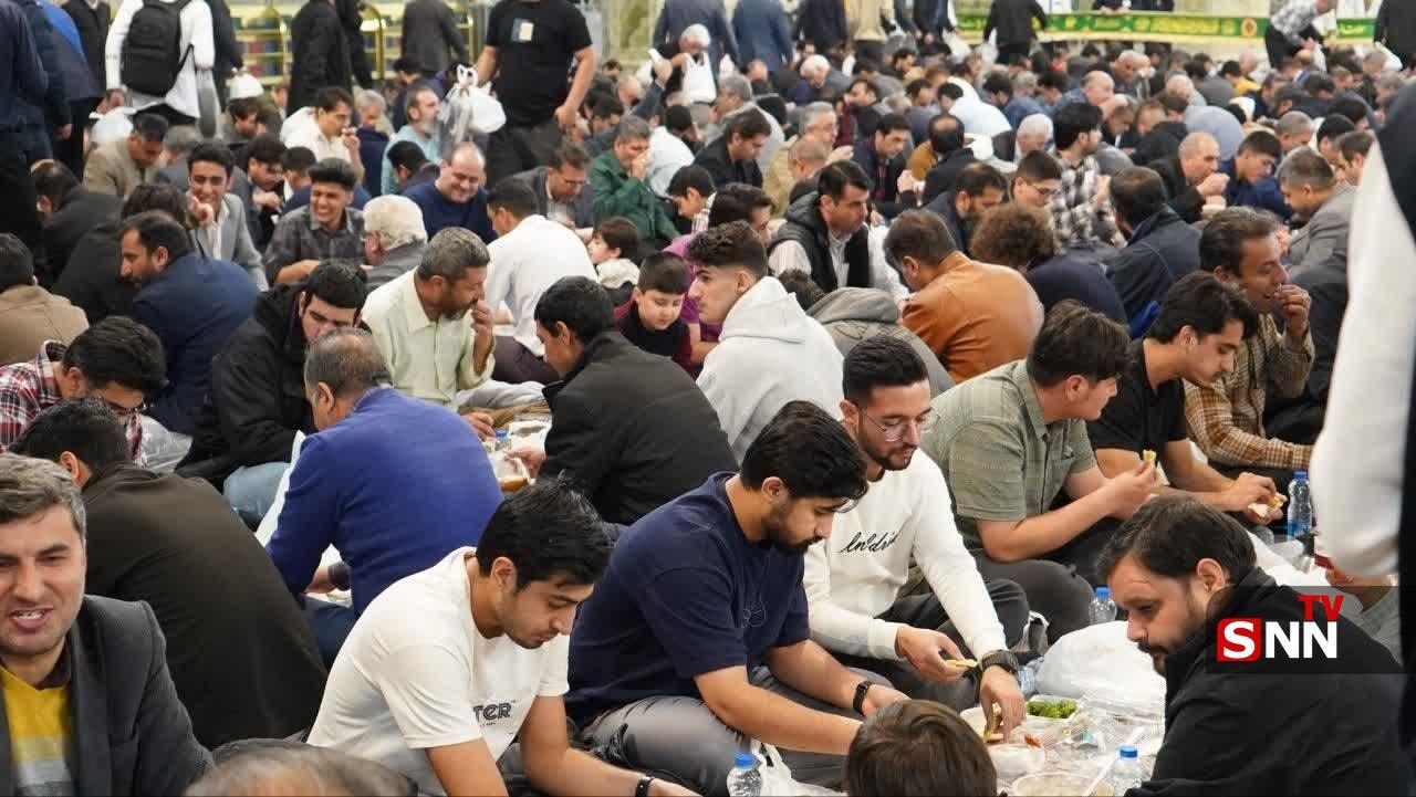 ۴ هزار معلم، میهمان سفره پدری حضرت رضا (ع) شدند