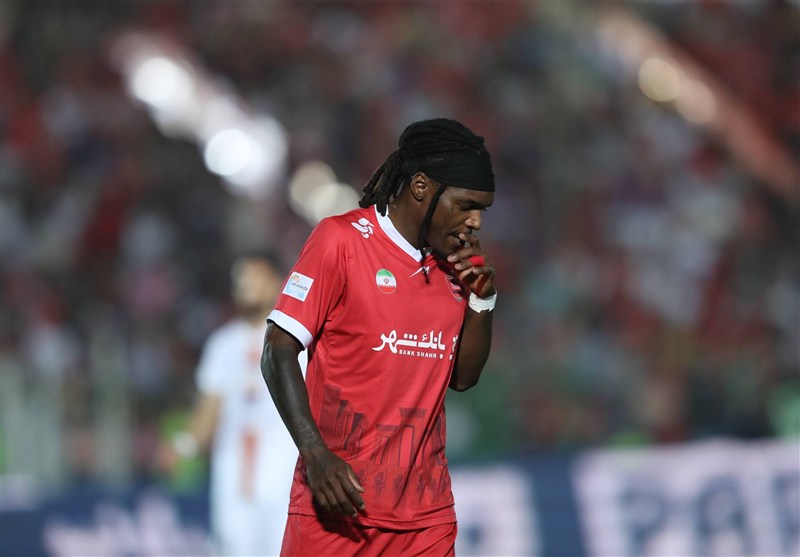 وضعیت مصدومان پرسپولیس؛ اورونوف رسید، بیفوما دور از میادین