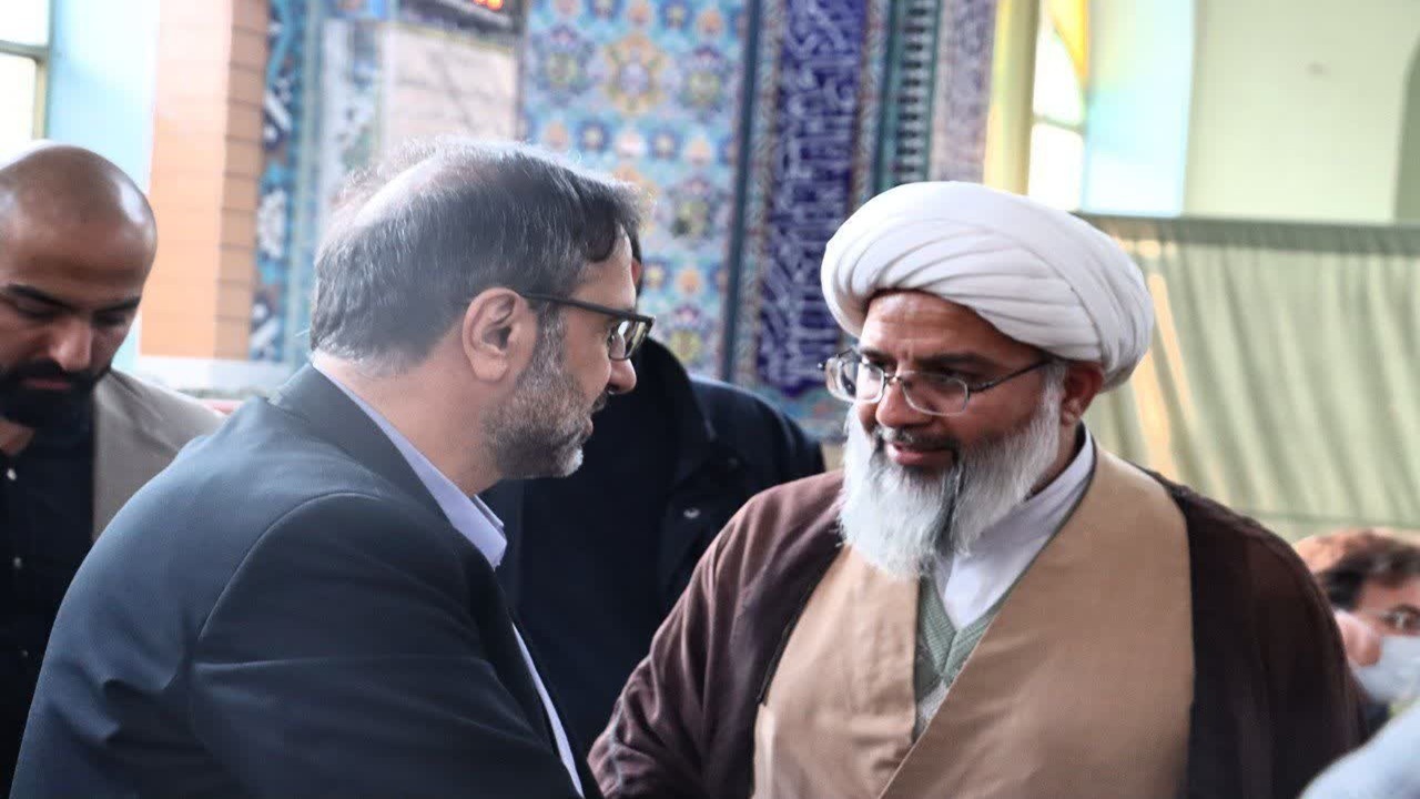 برپایی میز خدمت رئیس‌کل دادگستری استان البرز در مسجد جامع ماهدشت