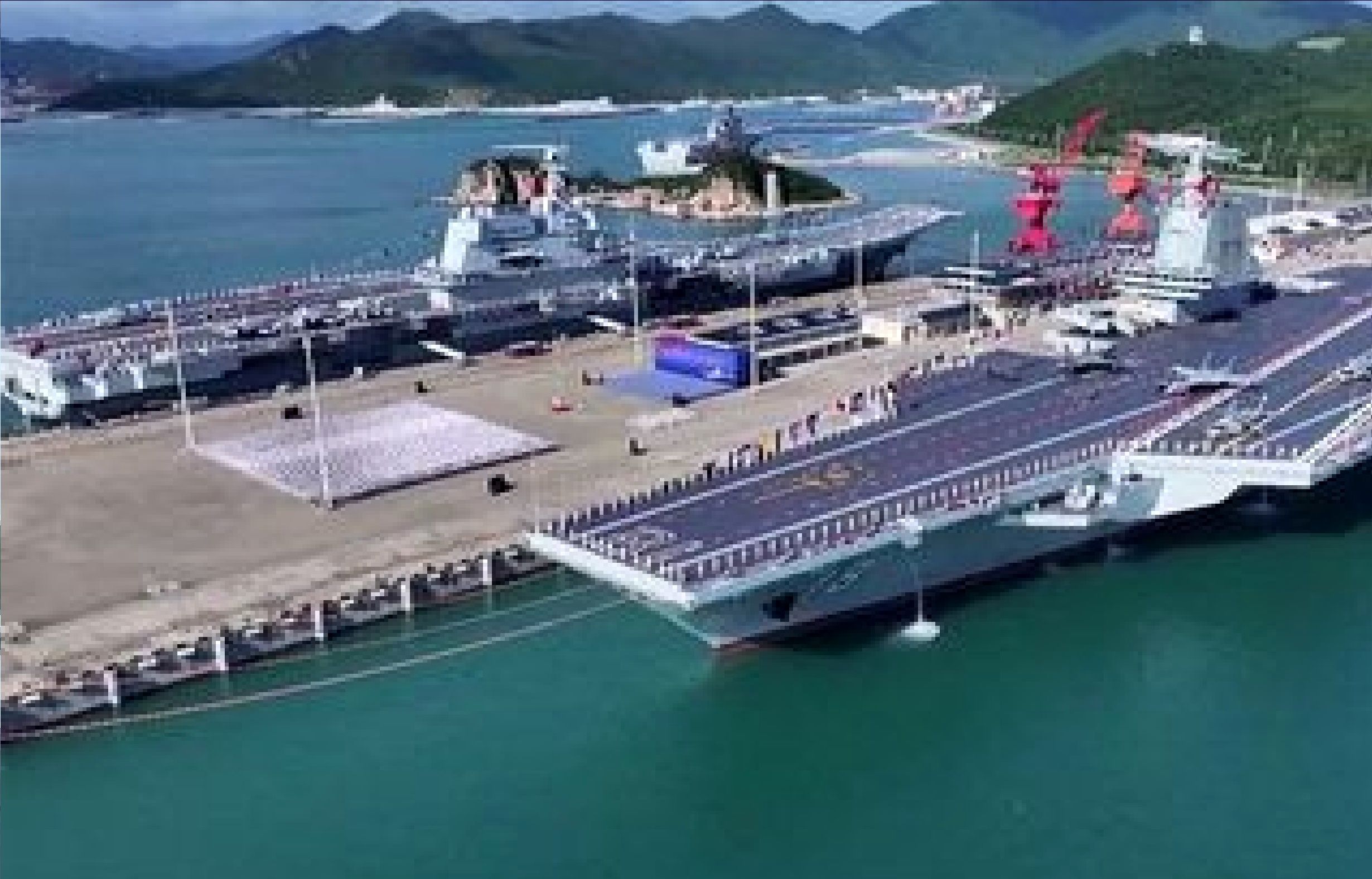 رونمایی از بزرگ‌ترین شناور جنگی نیروی دریایی چین/ اژدهای سرخ بیدار شد