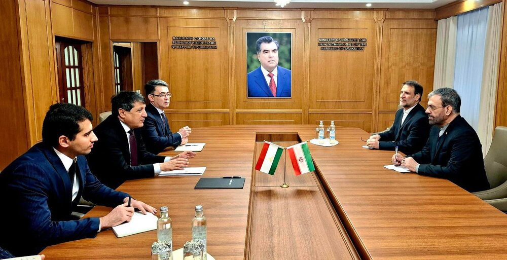 دیدار سفیر ایران در دوشنبه با وزیر صنعت تاجیکستان
