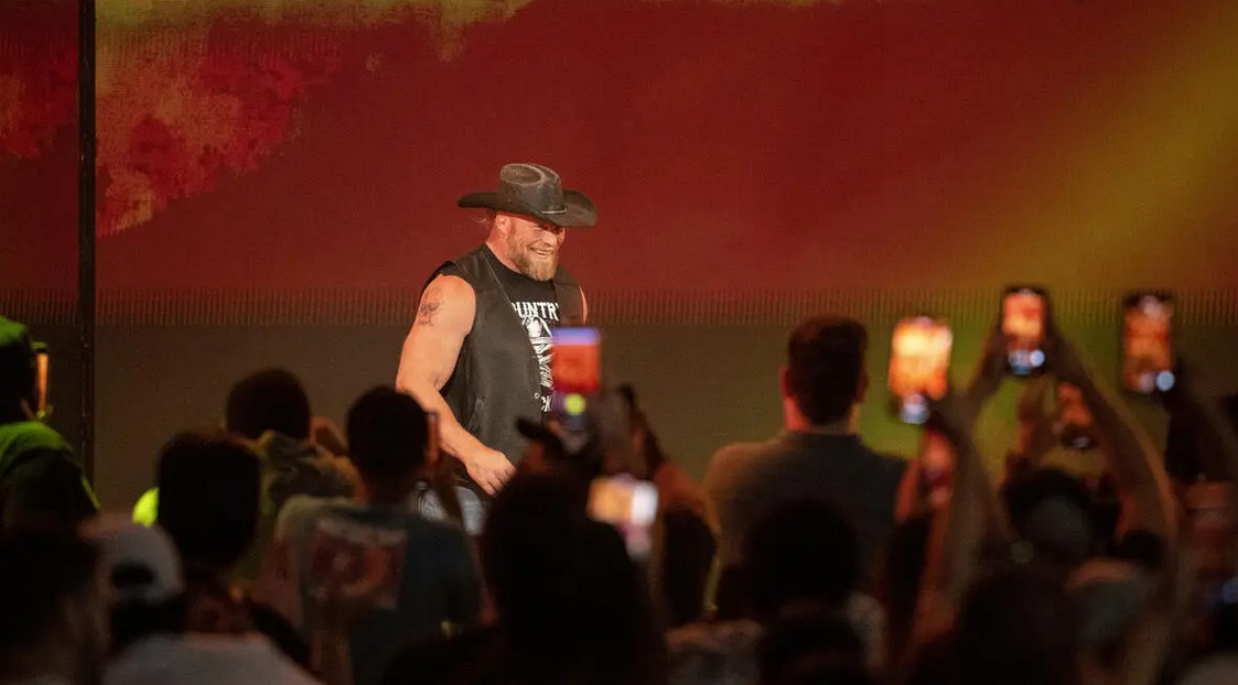 بازگشت هیولا در آستانه الیمینیشن چمبر؛ براک لزنر به راو می‌آید/ اخبار WWE