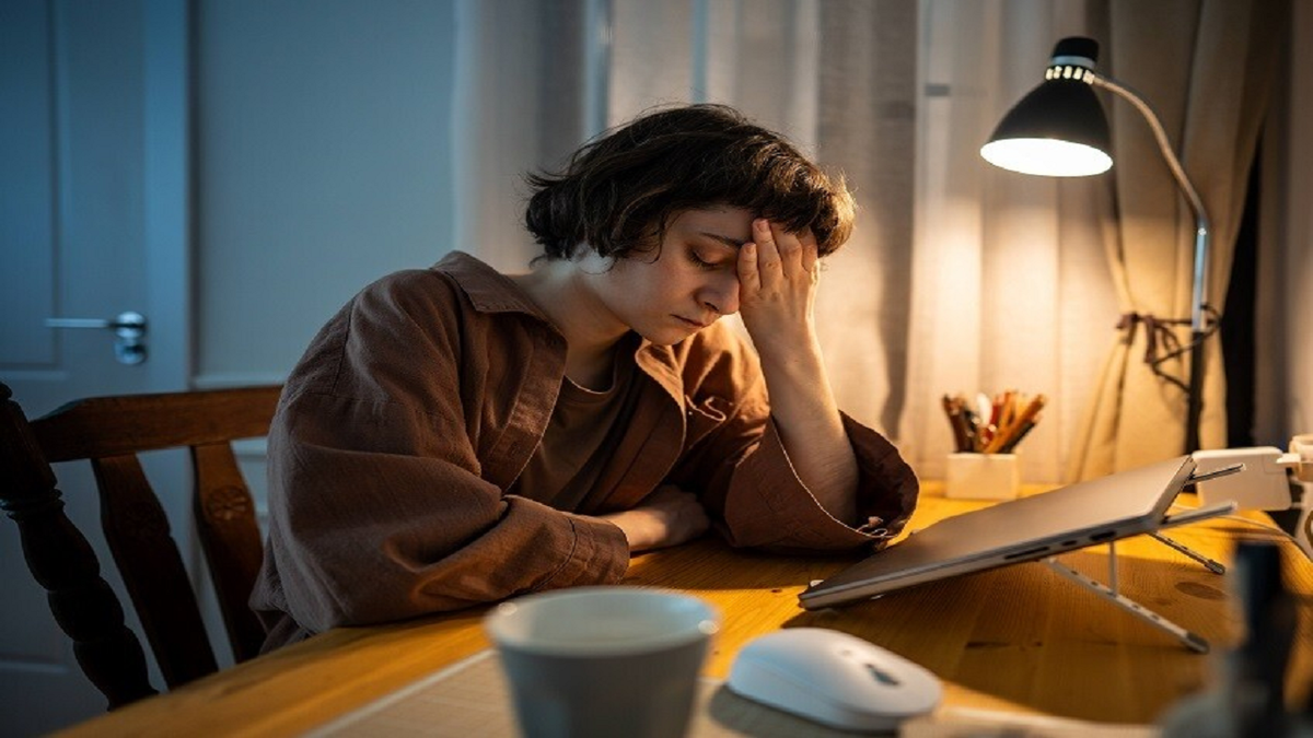 چرا در زمستان بیشتر دچار احساس خستگی و استرس می‌شویم؟