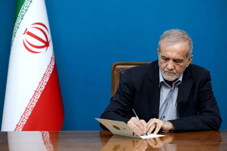 ابقاء رئیس هیأت عالی جذب هیأت علمی با حکم رئیس جمهور