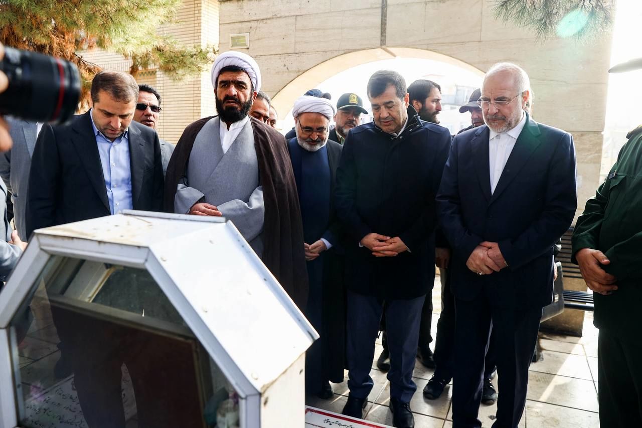 حضور قالیباف بر سر مزار برادر شهیدش حسن قالیباف