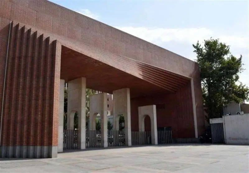 ارسال پیامک ممنوع الورود بودن به برخی از دانشجویان شریف