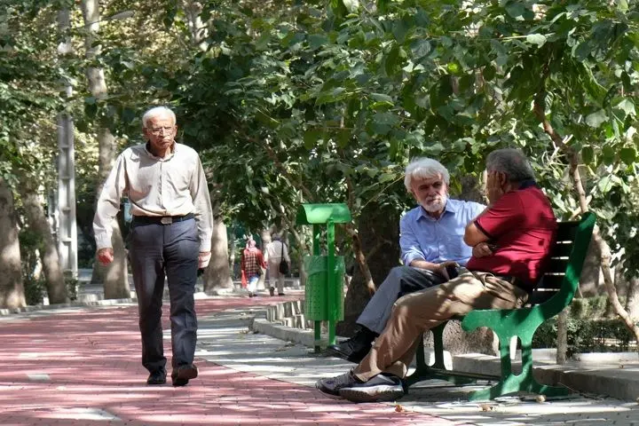 مجلس وارد عمل شد؛ | افزایش مجدد حقوق بازنشستگان یا تخصیص سبد کالایی در دستور کار مجلس