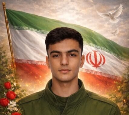 دیدار امام جمعه کوهدشت با خانواده بسیجی شهید امیرحسام خدایاری فرد